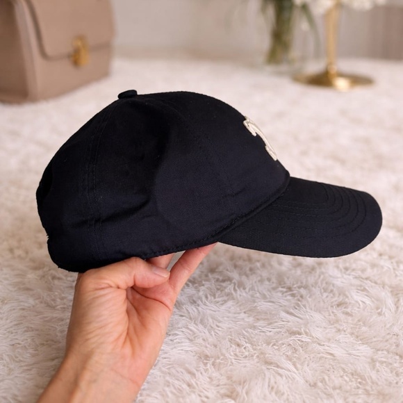 Celine hat - Picture 2 of 3